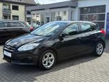 Ford Focus Lim. 1.6L | Sitzhz | TÜV + Service NEU | - Ford Focus mit Benzin-Antrieb: Limousine, 1.6