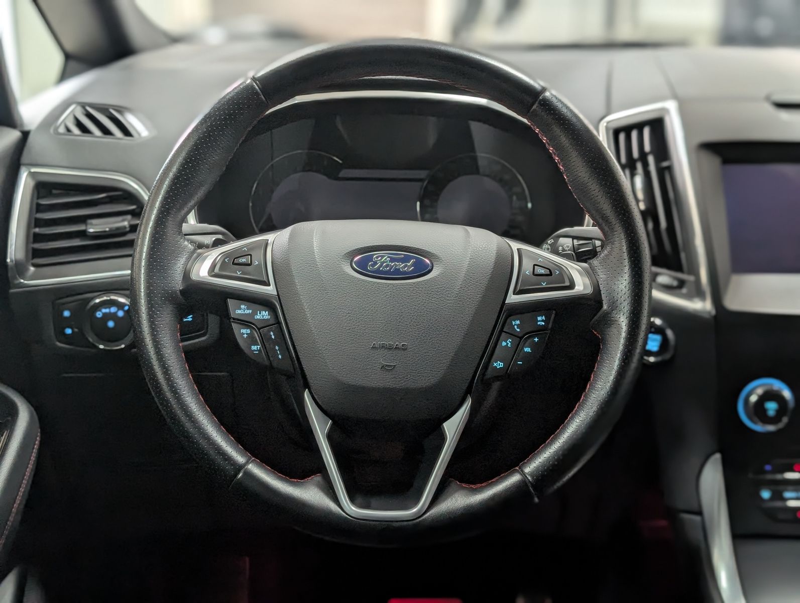 Fahrzeugabbildung Ford S-MAX 2.0 ST-Line ACC LED KAM StHZ SHZ MEMO