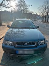 Volvo V 40 - gebrauchte Volvo V40 aus dem Jahr 2002