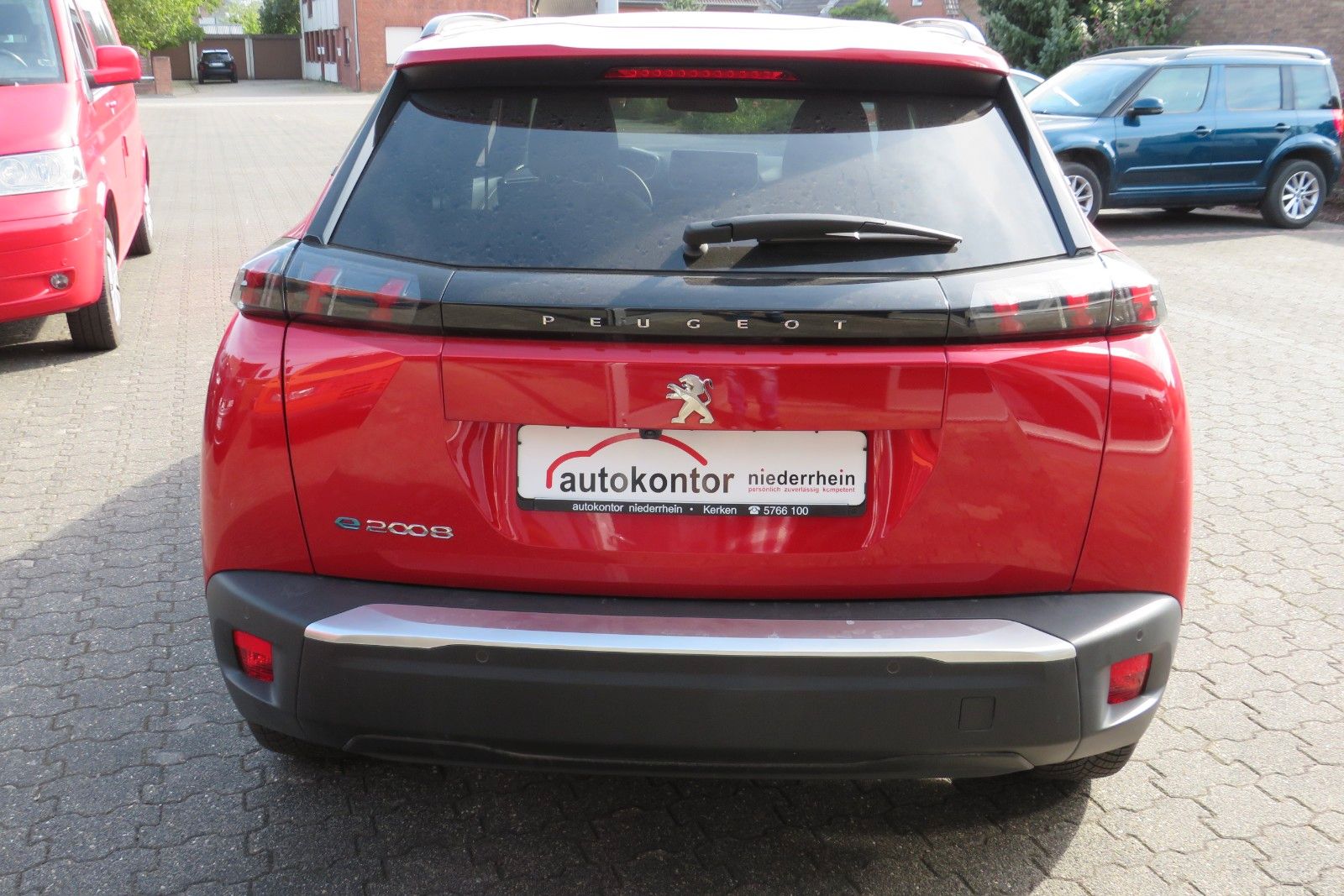 Fahrzeugabbildung Peugeot 2008 e- ALLURE NAVI GRA APP-CON SITZH. PDC 1.HD