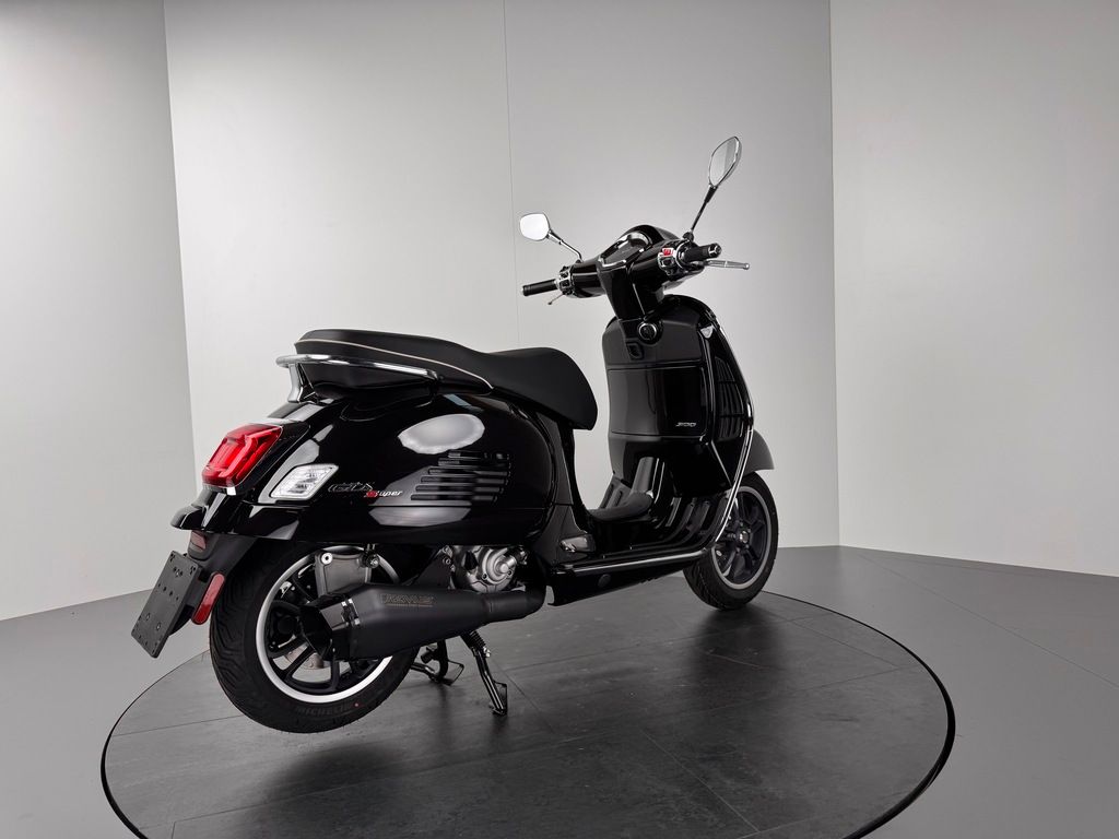 Fahrzeugabbildung Vespa GTS 300 SUPER RST E5 *REMUS-AGA *77,- € mtl. !