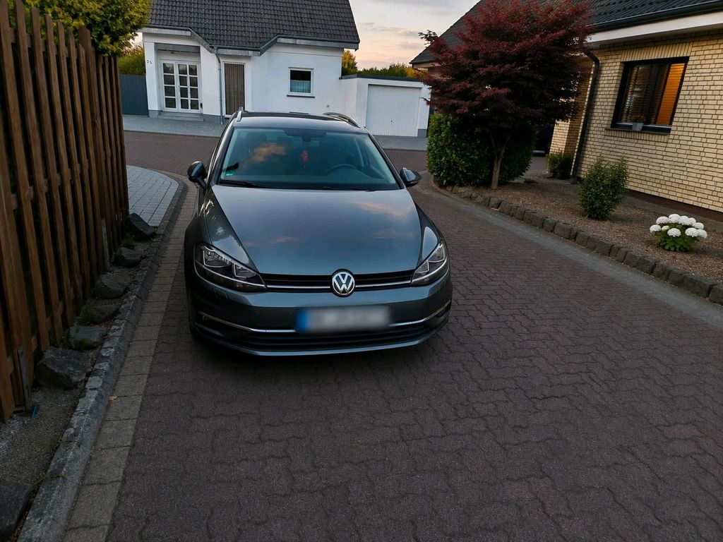 Image of Volkswagen Golf