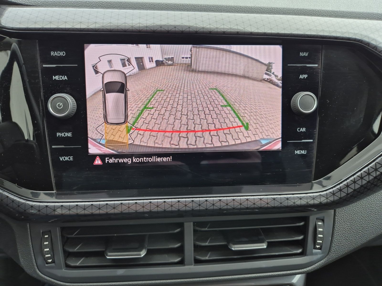 Fahrzeugabbildung Volkswagen T-Cross TSI Style DSG LED Navi ACC RFK SH 17"