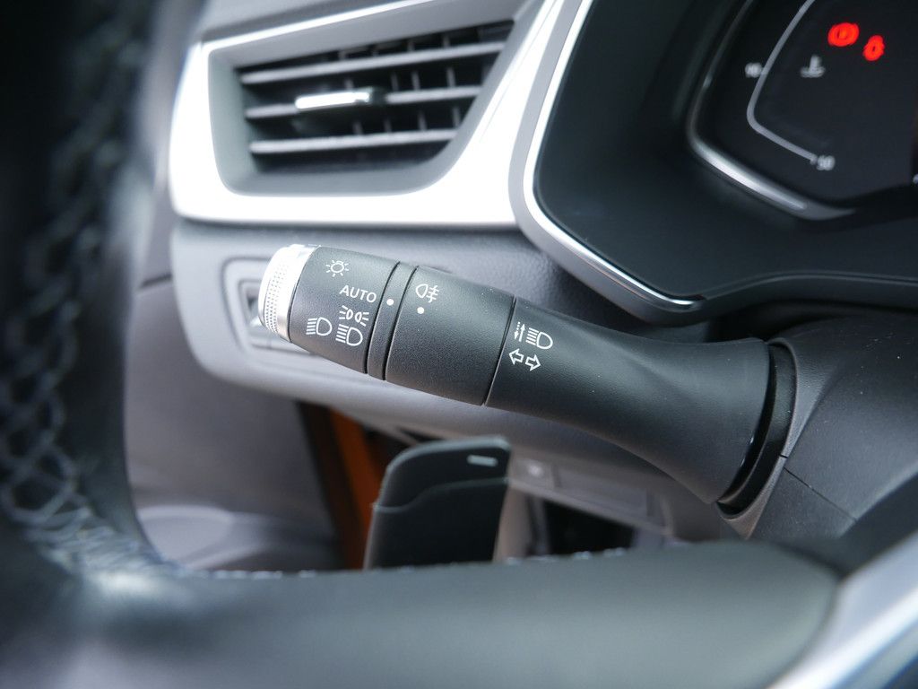 Fahrzeugabbildung Renault Captur Intens TCe 140 EDC GPF KAMERA NAVI LED