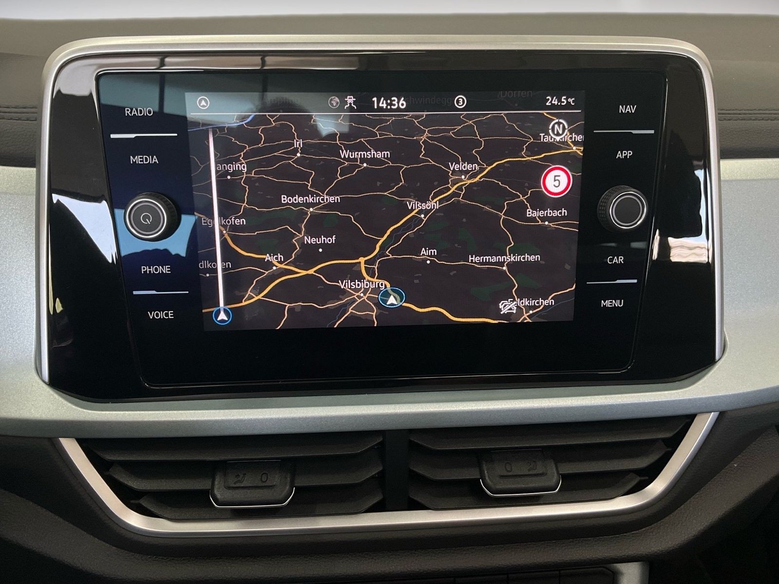 Volkswagen T-Roc - Bild 12