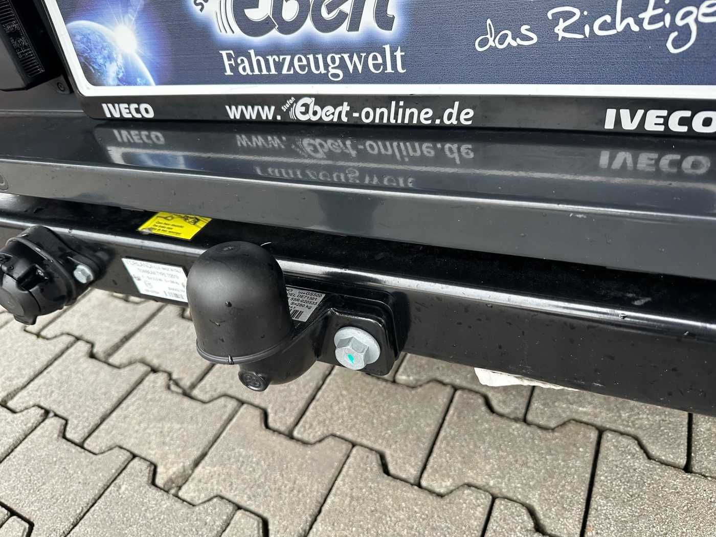 Fahrzeugabbildung Iveco Daily 50C18H A8 DoKa *AHK*Automatik*7-Sitze*