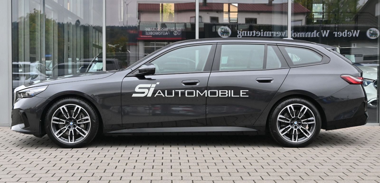 Fahrzeugabbildung BMW 540d xDrive Touring M-Sport °PANO°ICONIC°STANDHZ