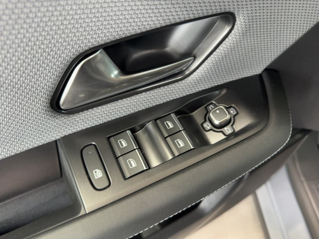 Fahrzeugabbildung Opel Grandland GS, Allwetter, 360 Grad Kamera, SHZ, L