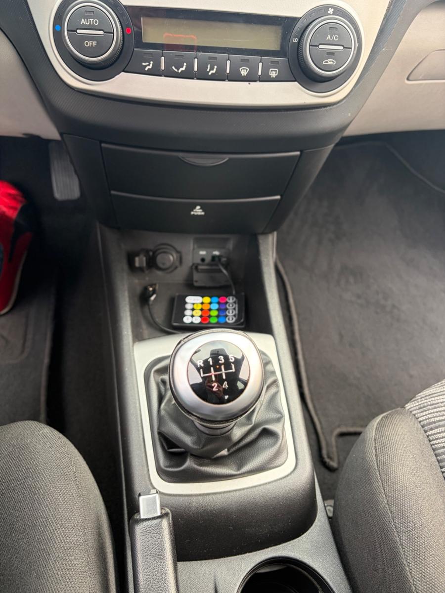 Kia cee'd 2010 — photo 30
