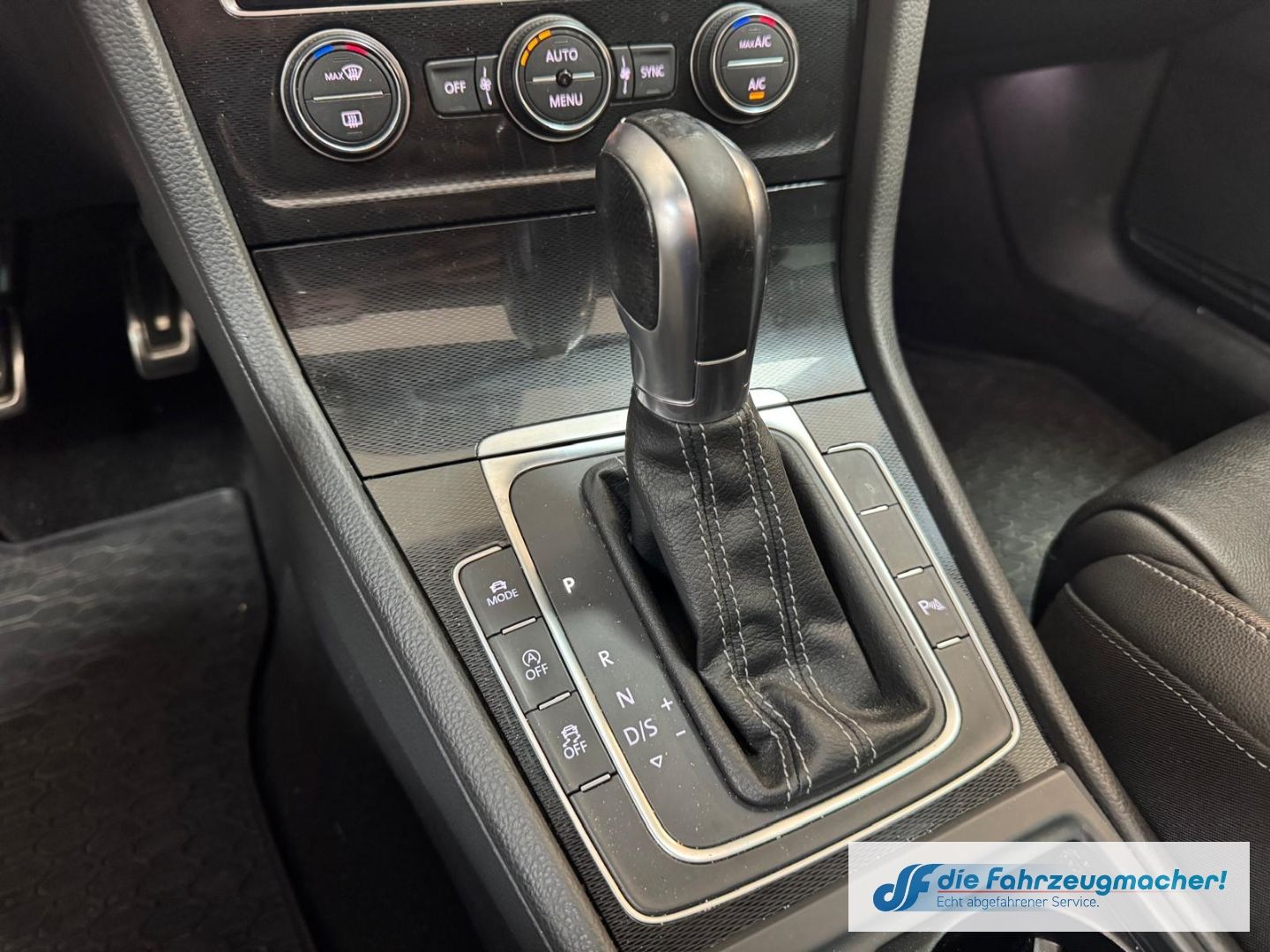 Fahrzeugabbildung Volkswagen Golf VII GTD DSG 2.0TDI Pano AHK Leder Soundsyst