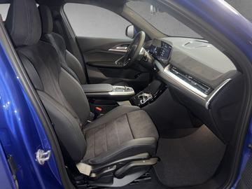 2025 BMW IX2 缩略图 15