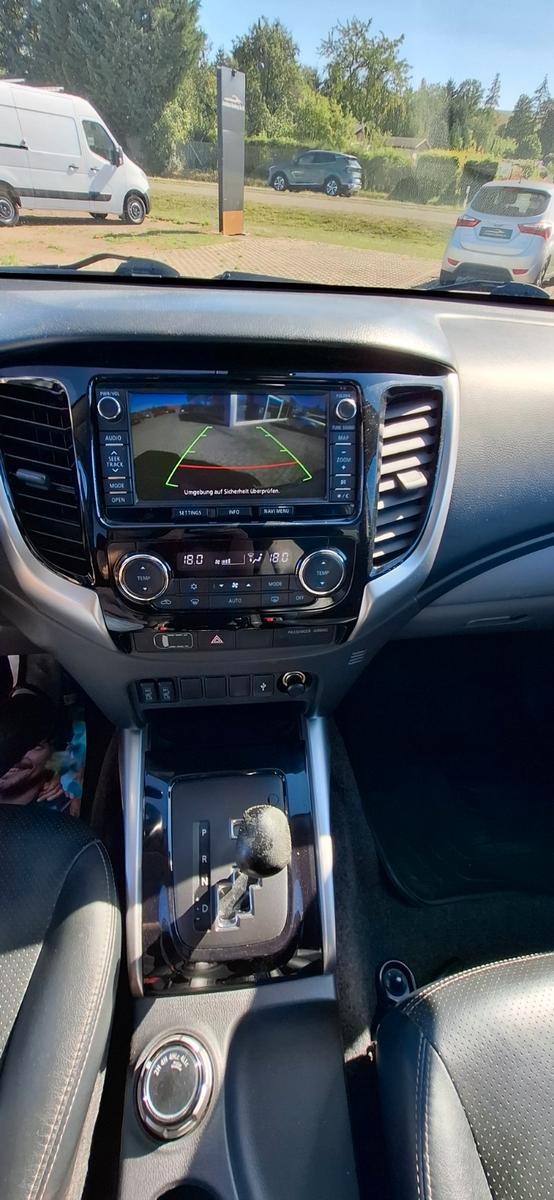 Mitsubishi L200 Top Doppelkabine 4WD