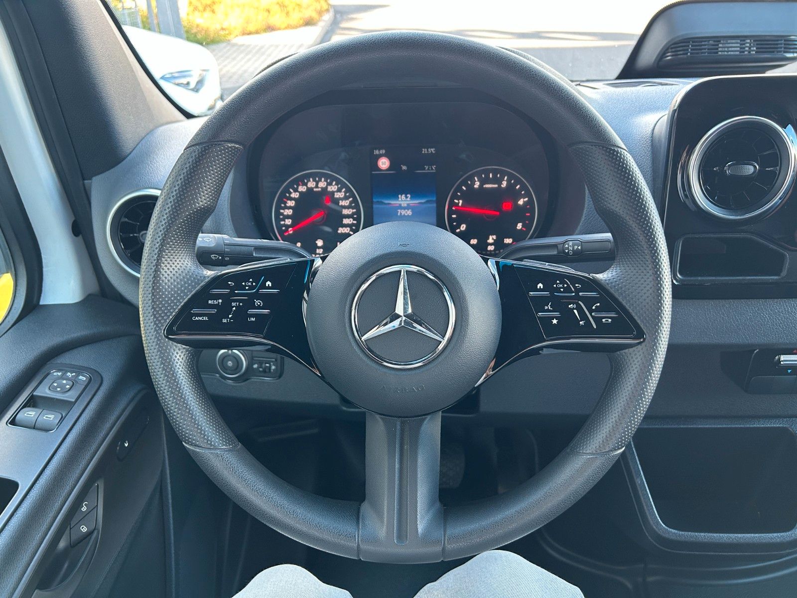 Fahrzeugabbildung Mercedes-Benz Sprinter 317 CDI 9G 3665 Klima 360Kamera Schwing