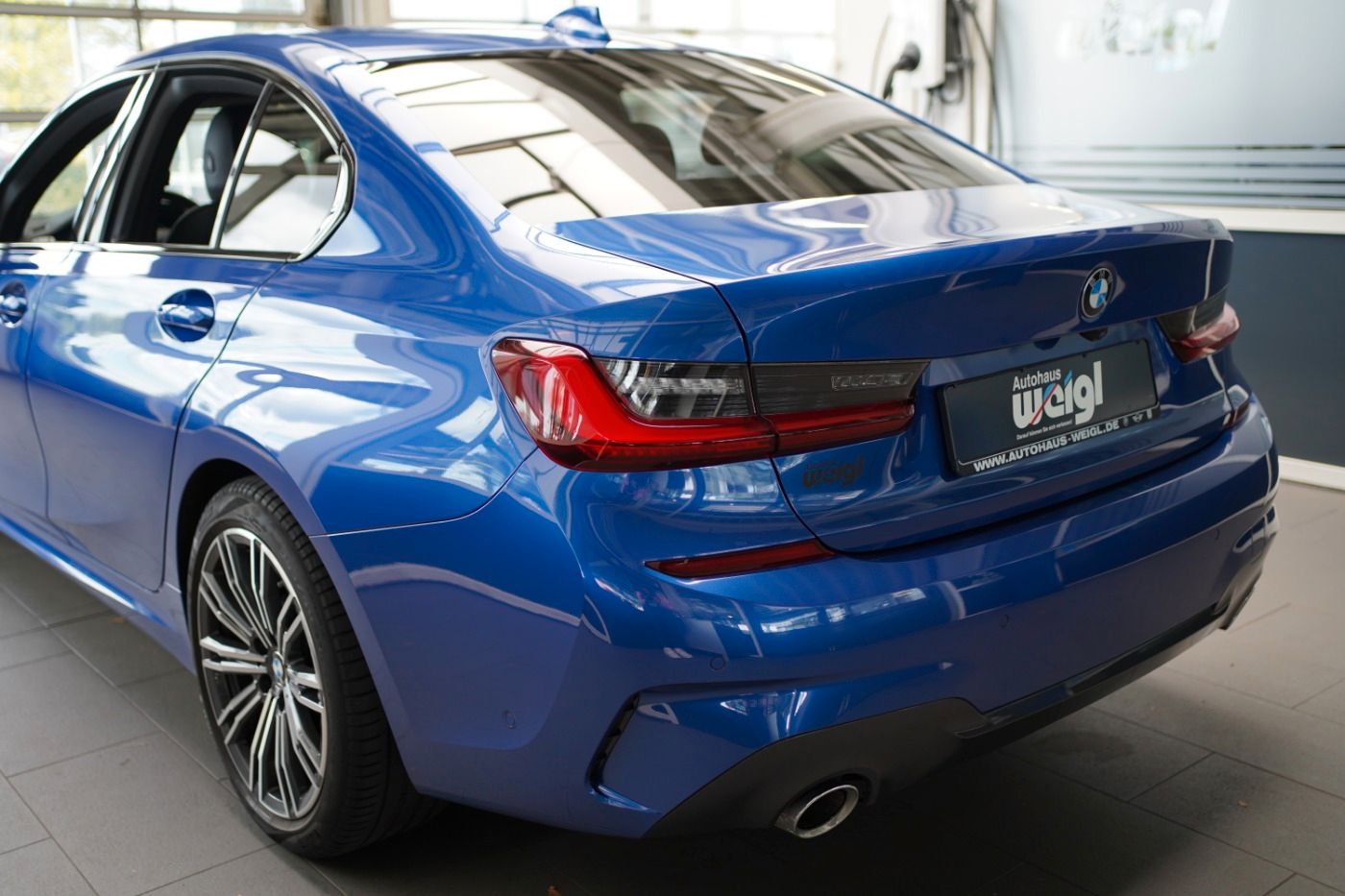 Fahrzeugabbildung BMW 320d xDrive M-Sport +LiCoPro+Parking Assistant+