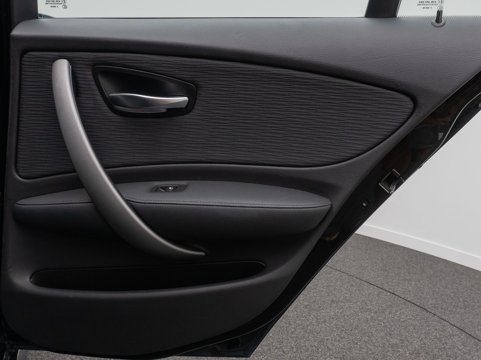 Fahrzeugabbildung BMW 116i PDC AHK Klimaanlage Alarm Start-StopAut LM