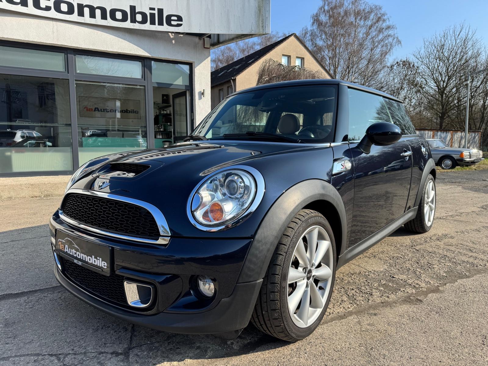 MINI COOPER S *Leder*Navi*Xenon*Pano*Chili*