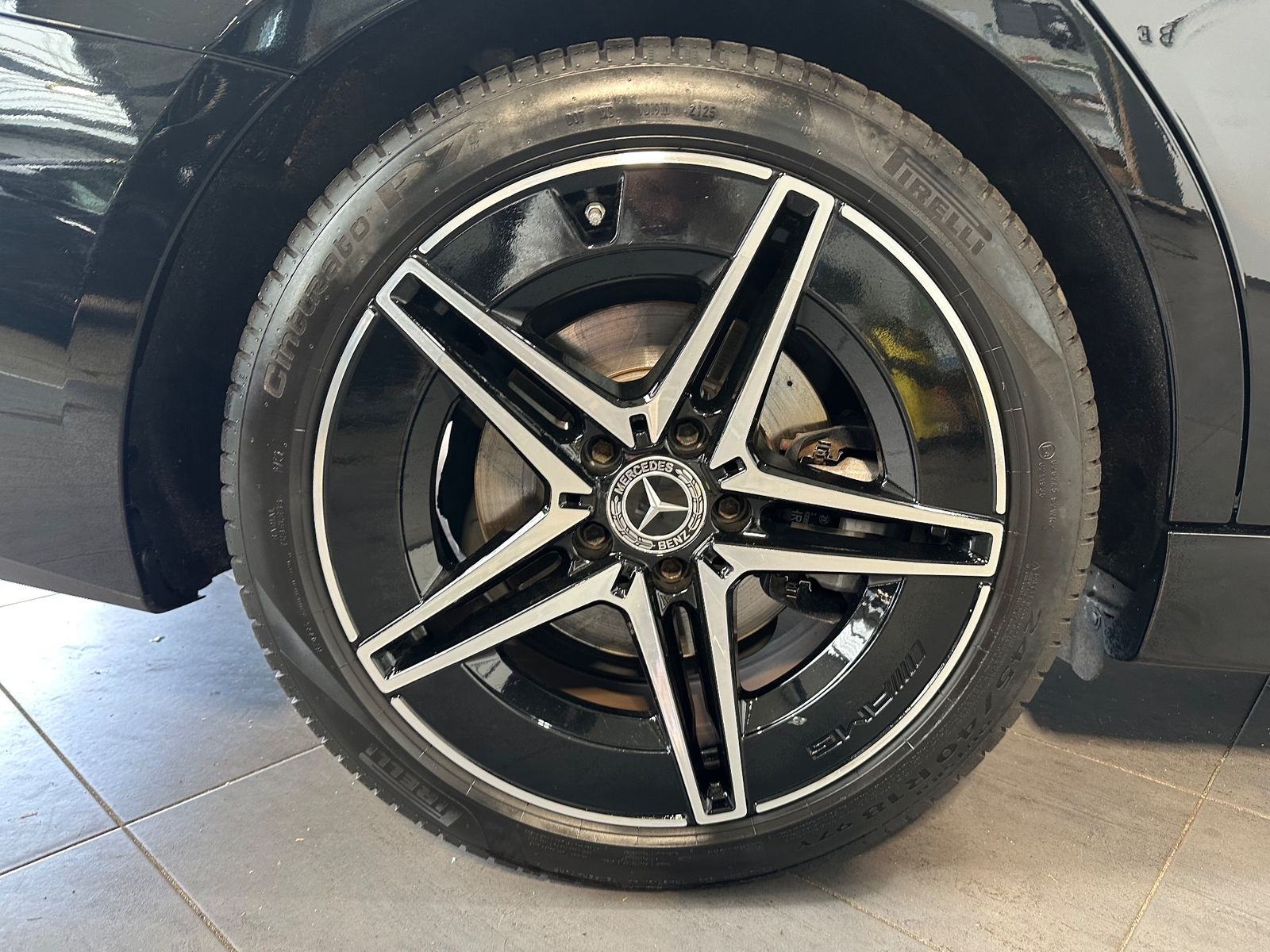 Fahrzeugabbildung Mercedes-Benz C 220 d T AMG-Line Night-Paket NAV+LED+KAM
