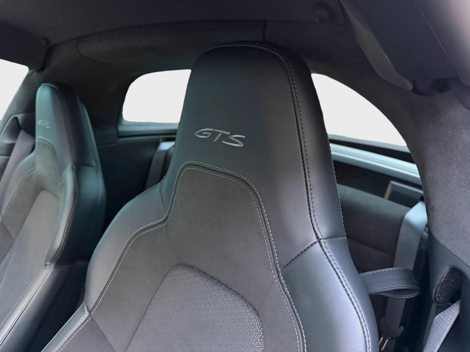 Porsche .2 911 Targa 4 GTS T-Hybrid BURMESTER PCCB LIFT