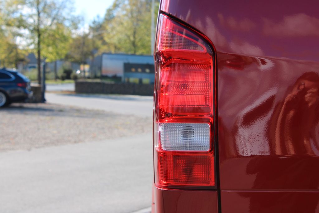 MERCEDES-BENZ 220 V 250d EDITION 4MATIC lang AHK NAVI SHZ KAM