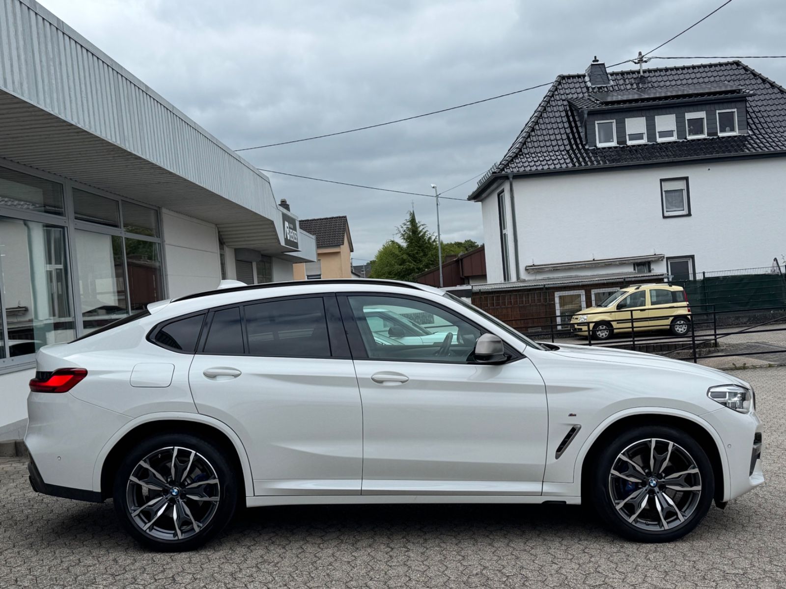 Fahrzeugabbildung BMW X4 M40/ACC/LED/AHK/Leder/HUD/Ambiente/360°Cam/