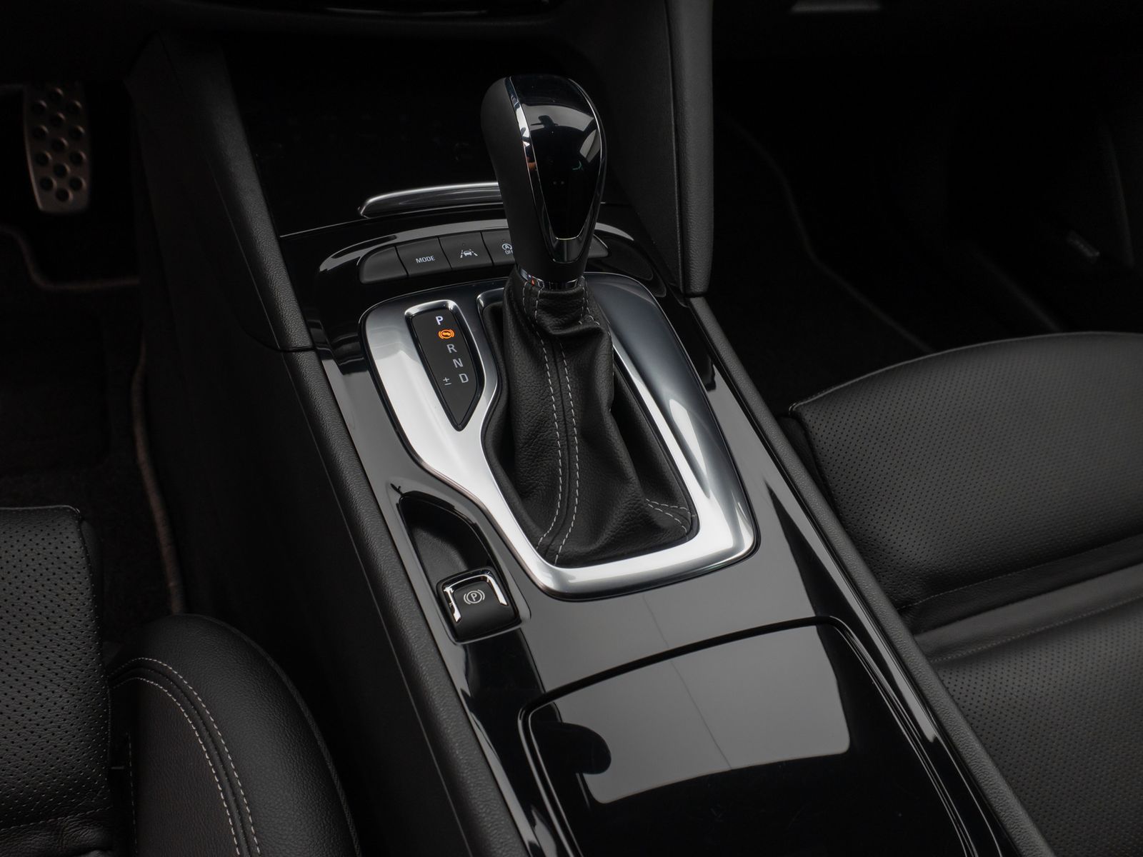 Fahrzeugabbildung Opel Insignia B Sports GSLine Plus 4x4 Kamera HUD AHK