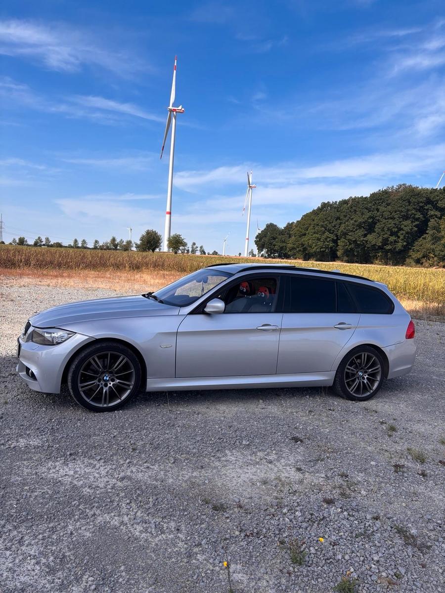 BMW 320 2011 — engine 184 HP (135kW)