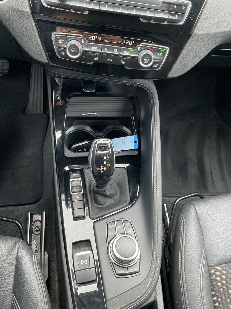 Fahrzeugabbildung BMW X1 sDrive20i xLine,Auto,Navi,AHK,Xenon