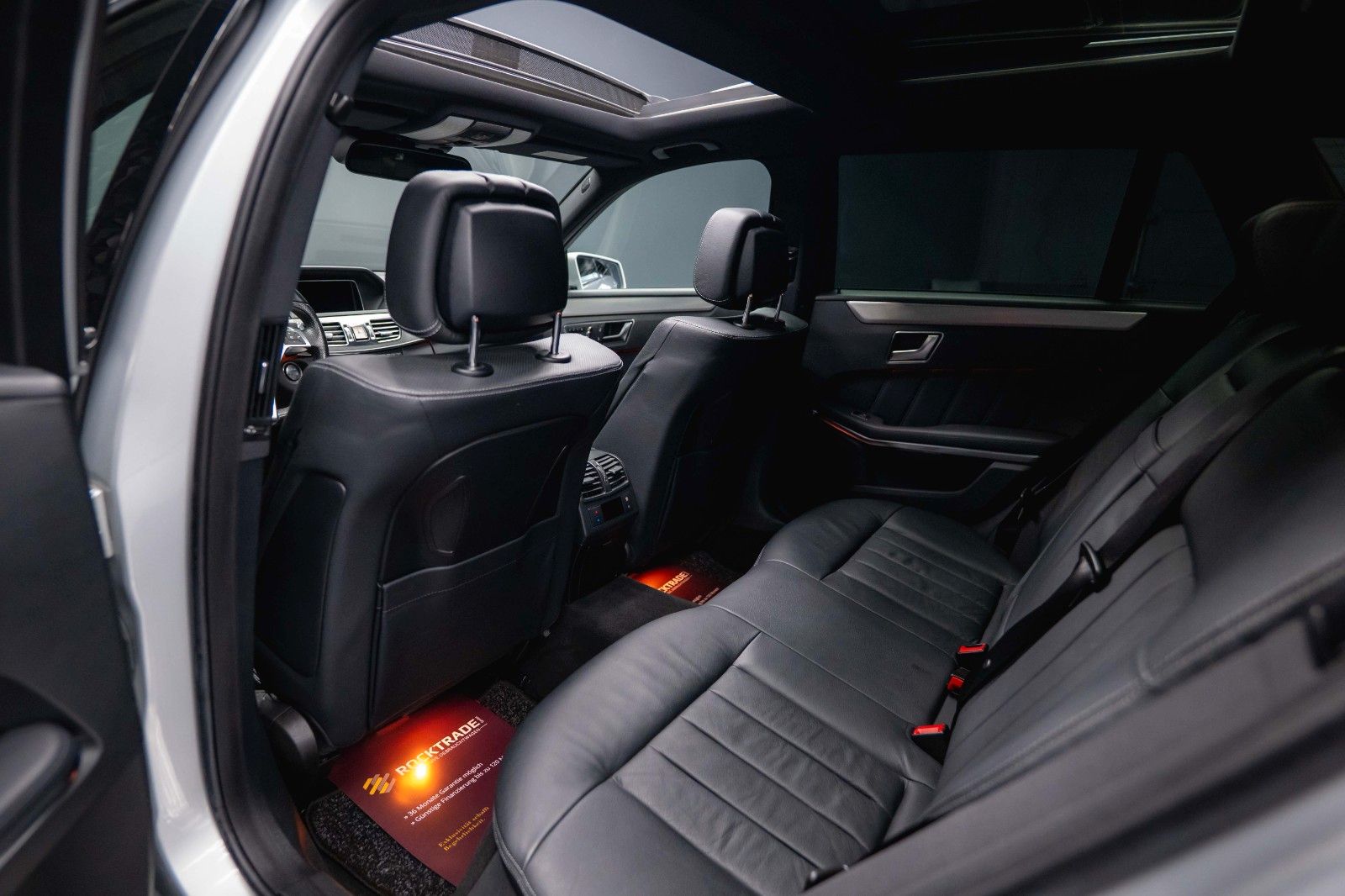 Fahrzeugabbildung Mercedes-Benz E 500 V8 CGI AMG Sport *Airmatic*Pano*ACC*H&K*