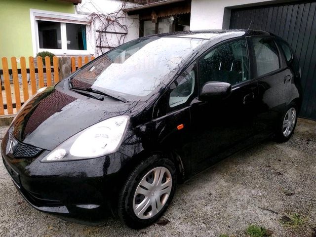 Honda Jazz 1.4 schwarz 8-fach bereift TÜV ...