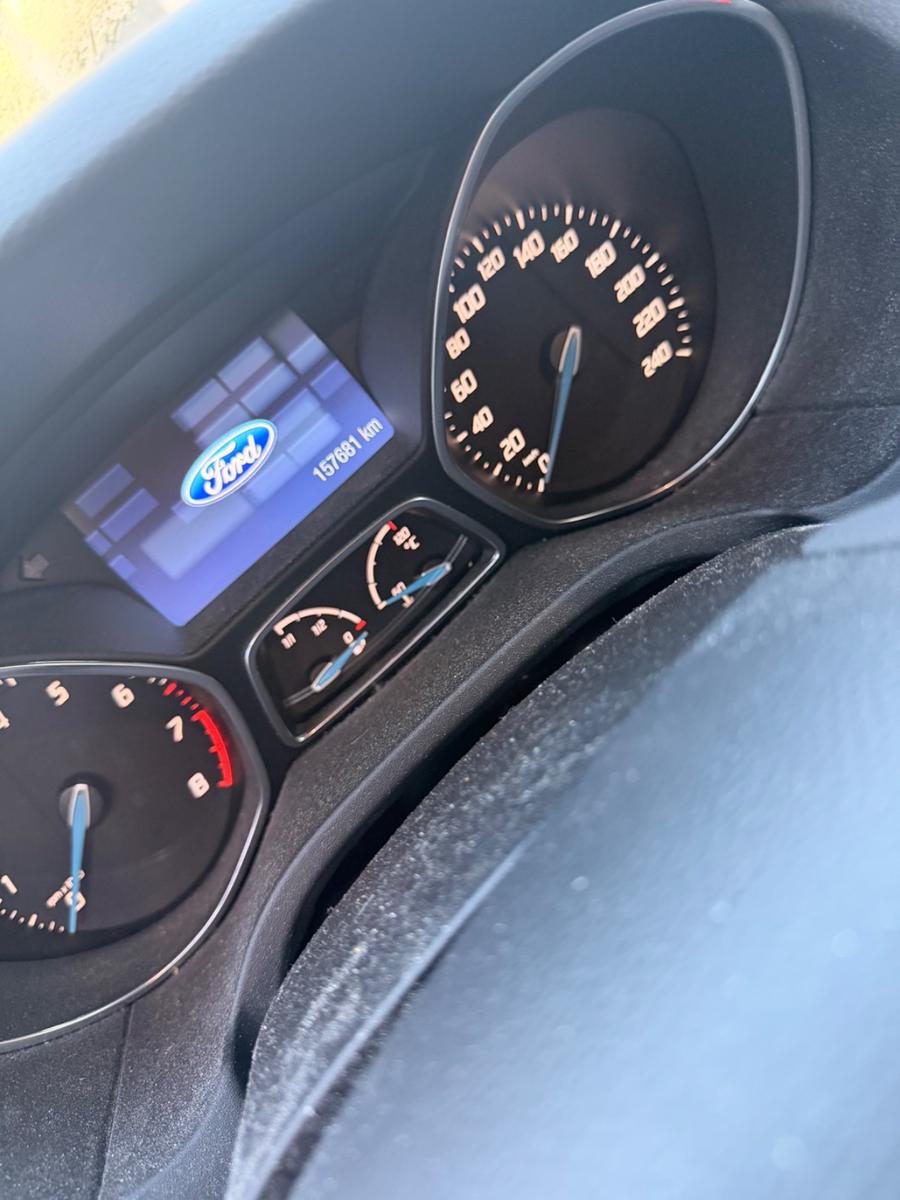 Ford Focus 2011 — photo 11