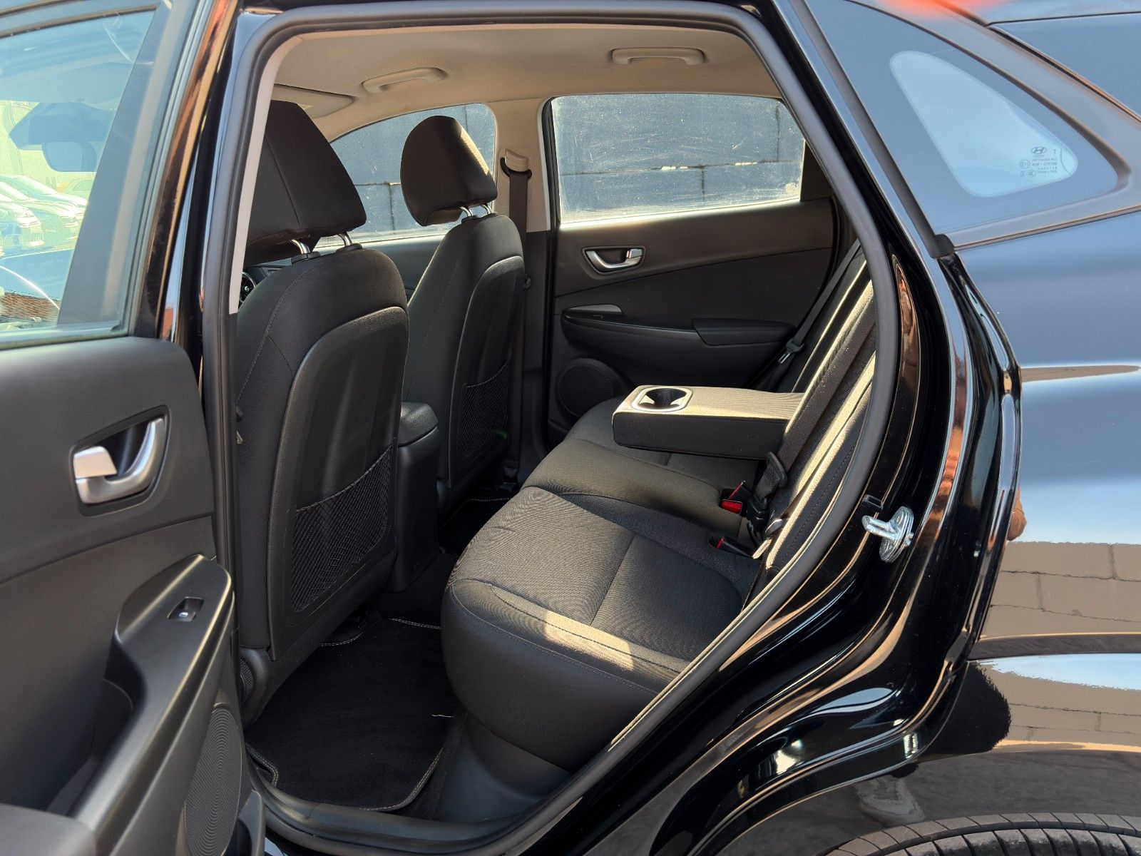 Fahrzeugabbildung Hyundai KONA E Select ACC PDC LFA LKA SHZ LHZ CarPlay