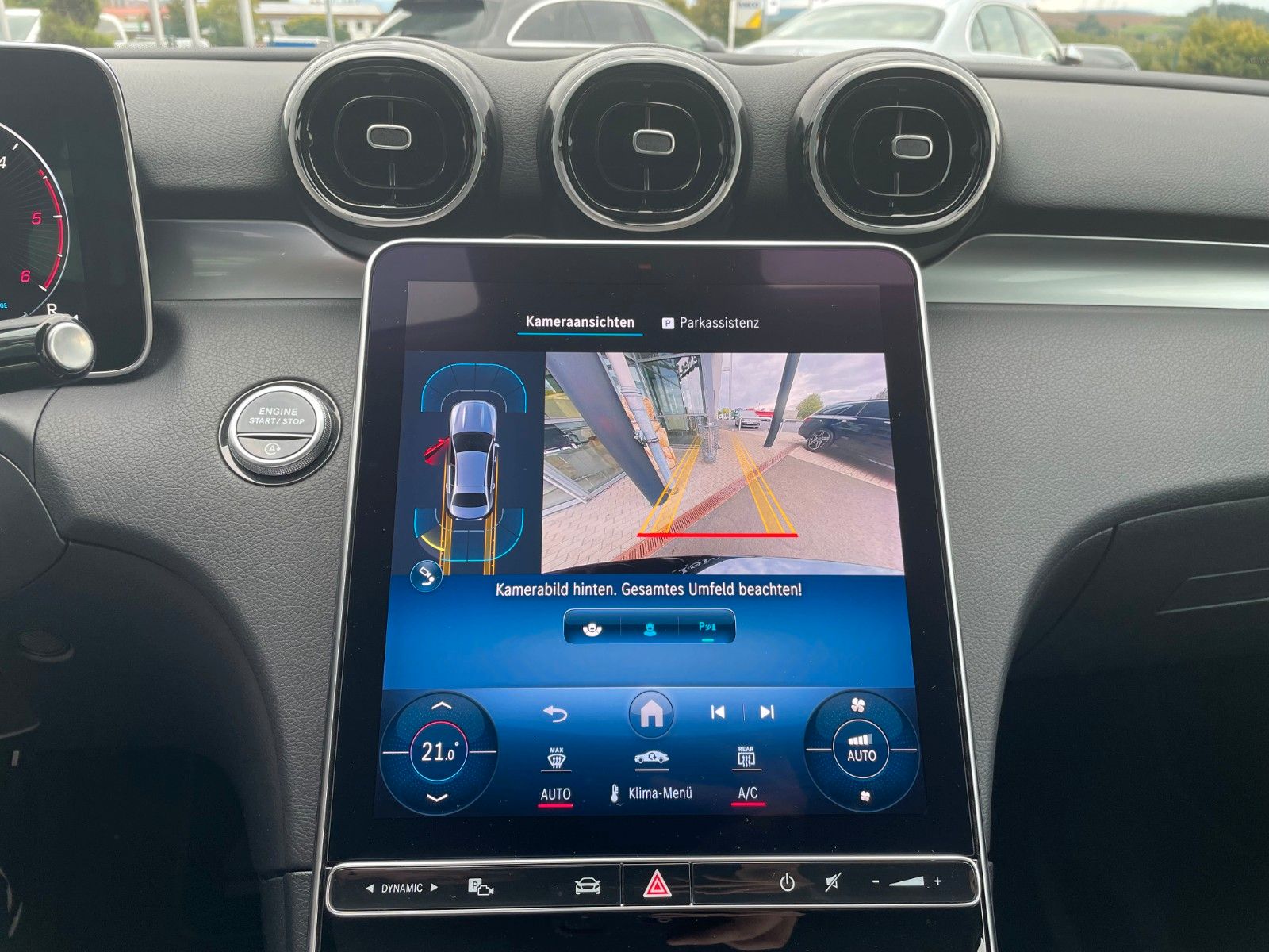 Fahrzeugabbildung Mercedes-Benz C 200d AVANTGARDE LED+AHK+RKamera+MBUX+