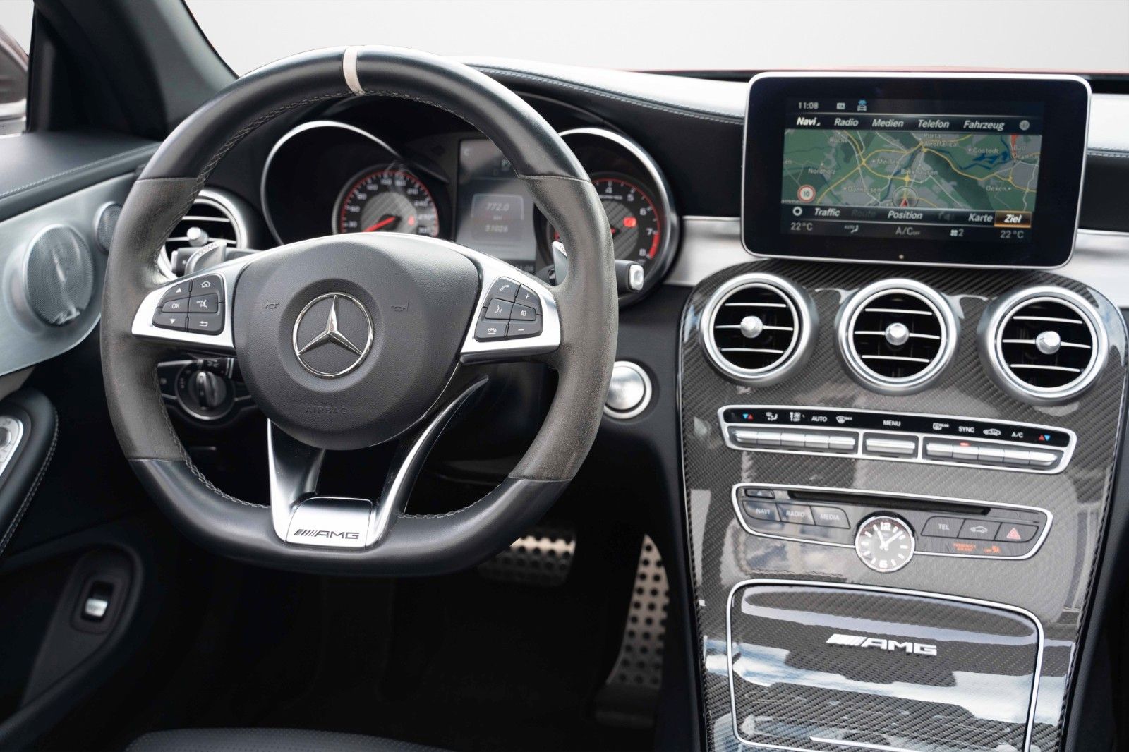 Fahrzeugabbildung Mercedes-Benz C 63S AMG V8 CARBON BURM HUD NIGHT KAM 360°