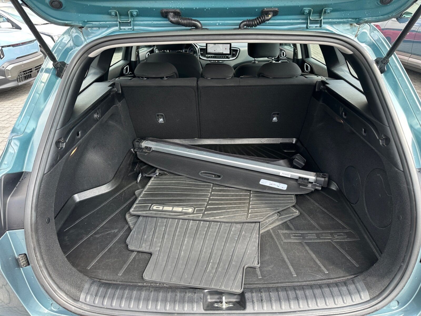 Fahrzeugabbildung Kia Ceed Sportswagon 1.6 CRDi Spirit DCT Navi | AHK