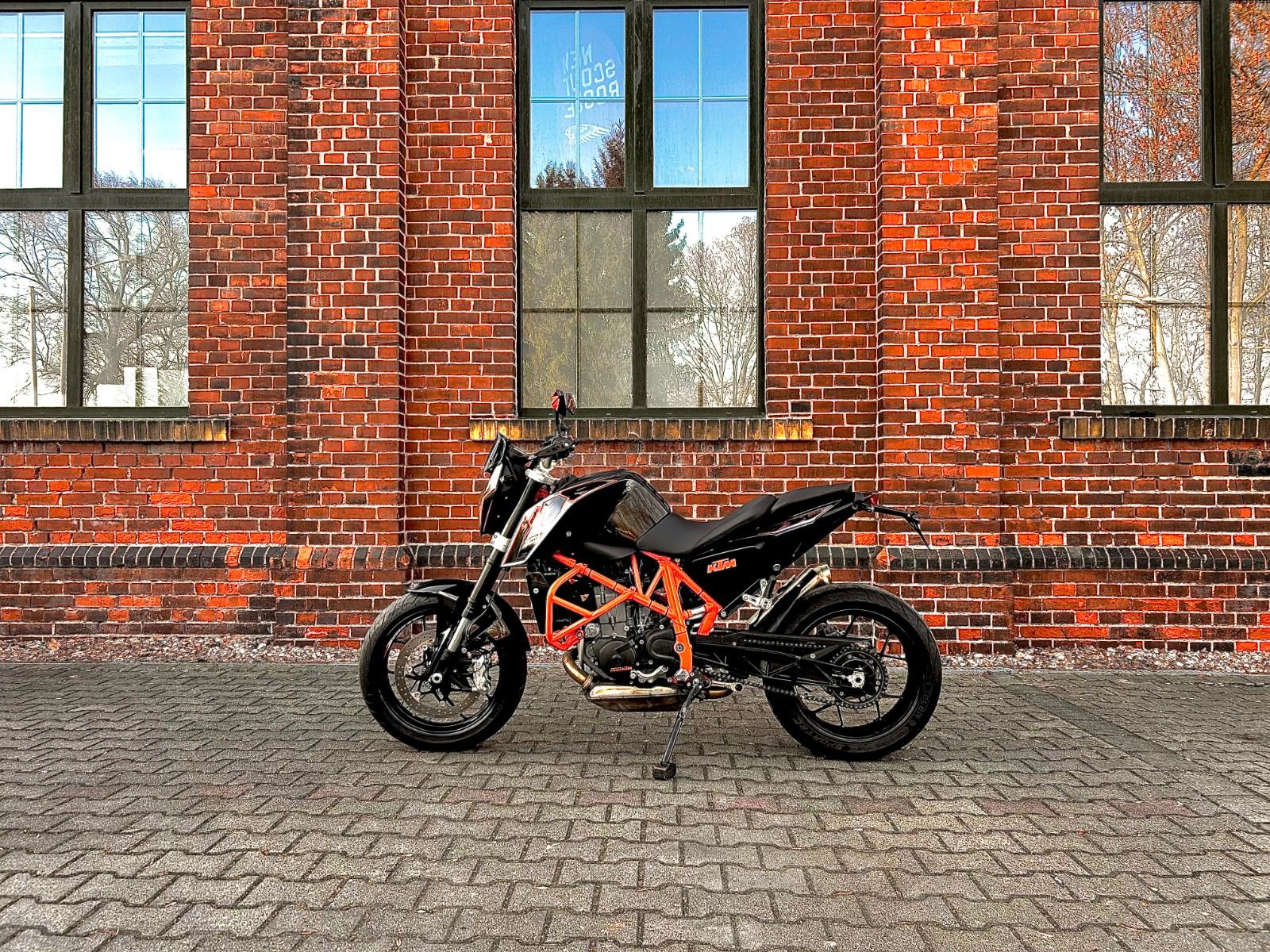 KTM 690 Duke