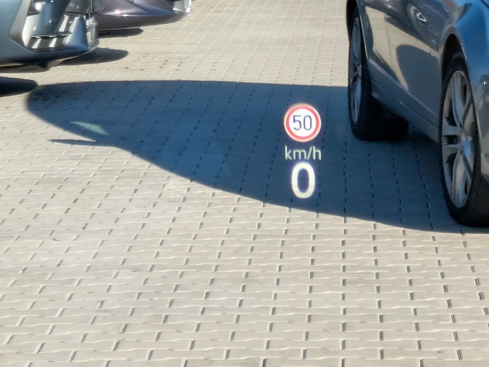 Fahrzeugabbildung Volkswagen Tayron 2.0 TDI 4M R-Line BLACK*7Si*MATRIX*PANO