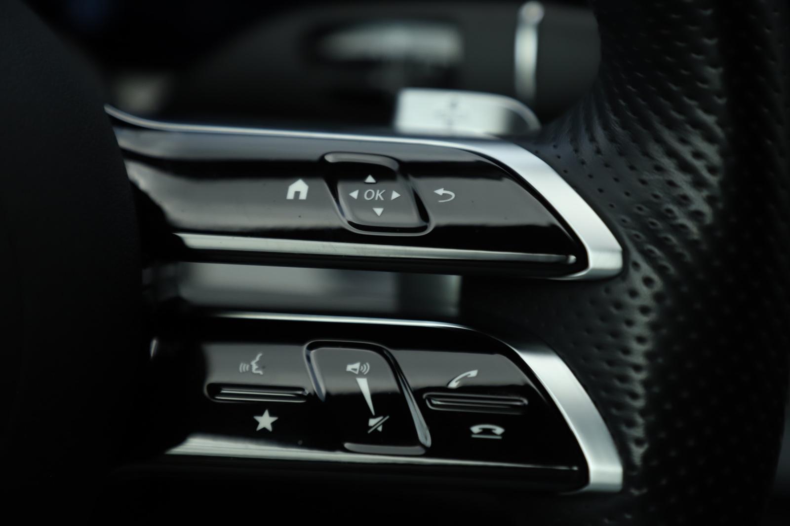Mercedes-Benz E 220d T-Modell AMG Nav Burmesteri Distronic AHK