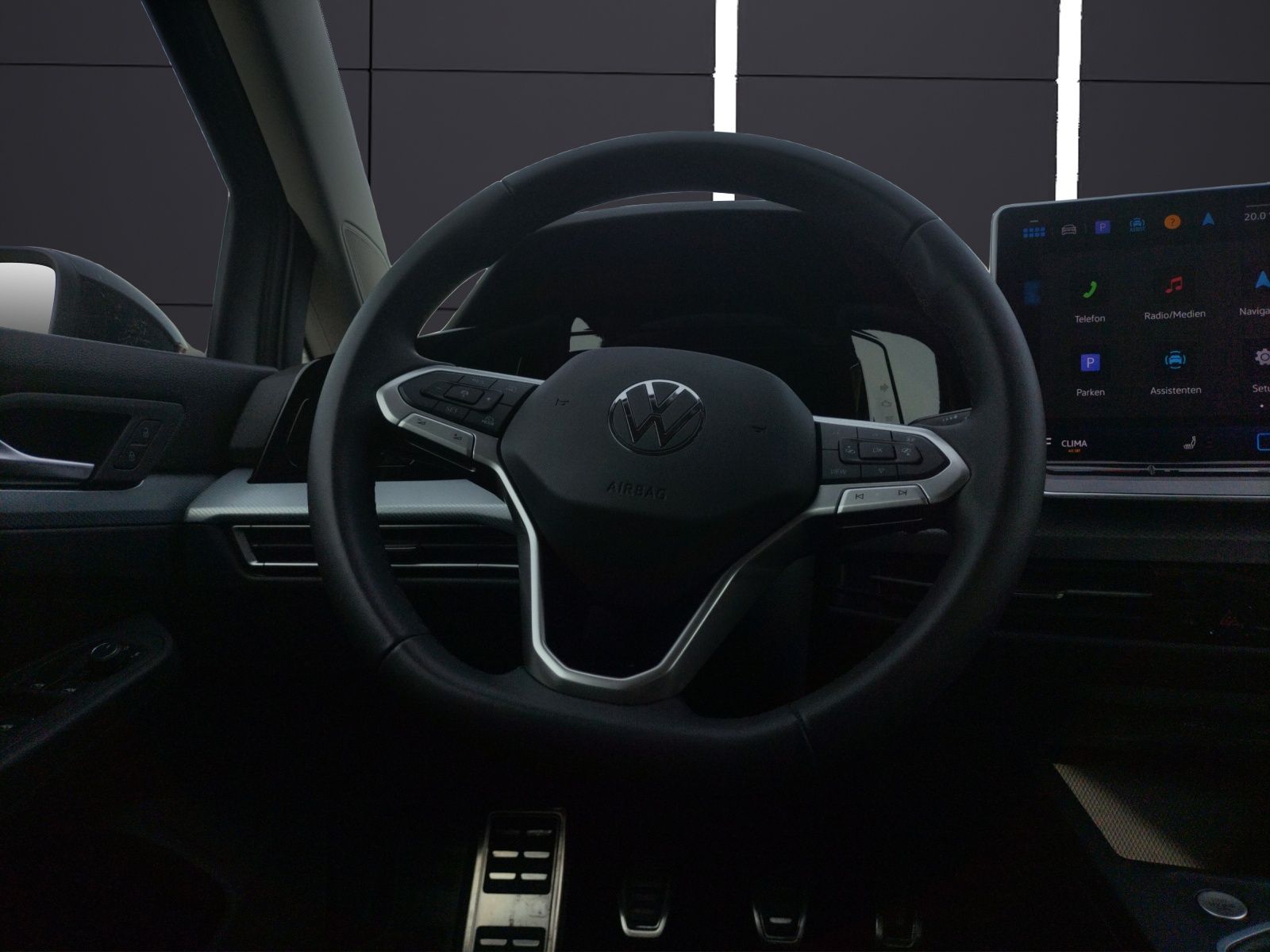 Fahrzeugabbildung Volkswagen Golf VIII Variant TSI Goal LED AID ACC PDC SH