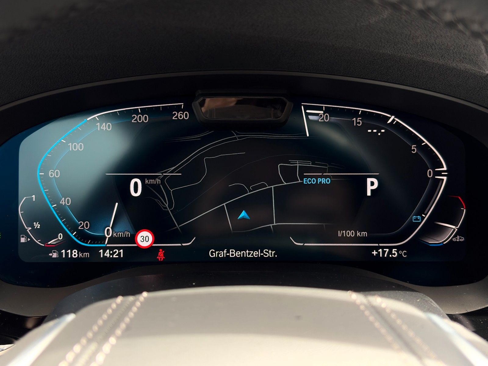 Fahrzeugabbildung BMW 530i Touring SHAD NAPPA HuD ACC SHZ SBL CAM PDC