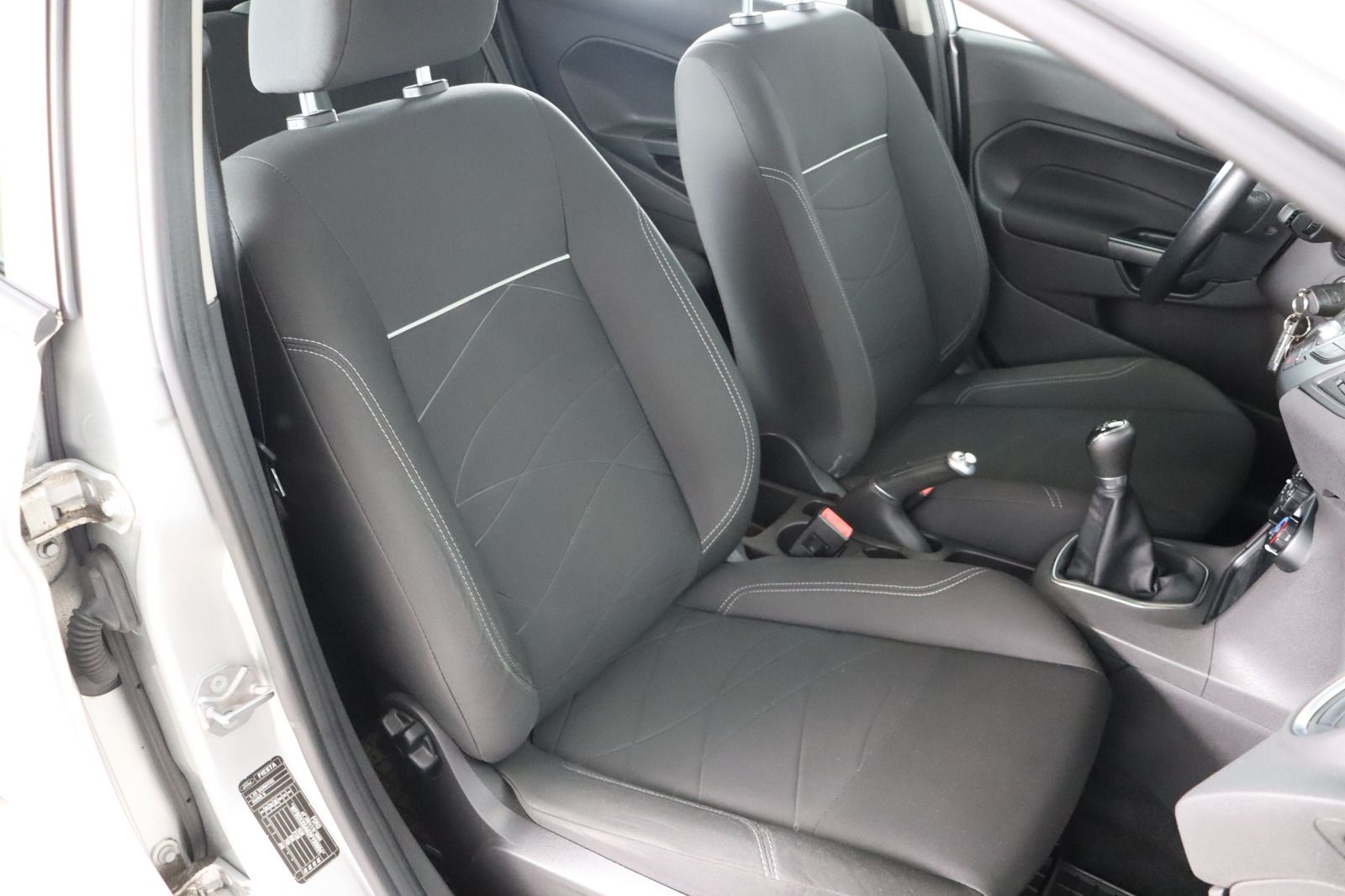 Fahrzeugabbildung Ford Fiesta 1.25l Duratec DOHC EFI * beh.FS * SHZ * T