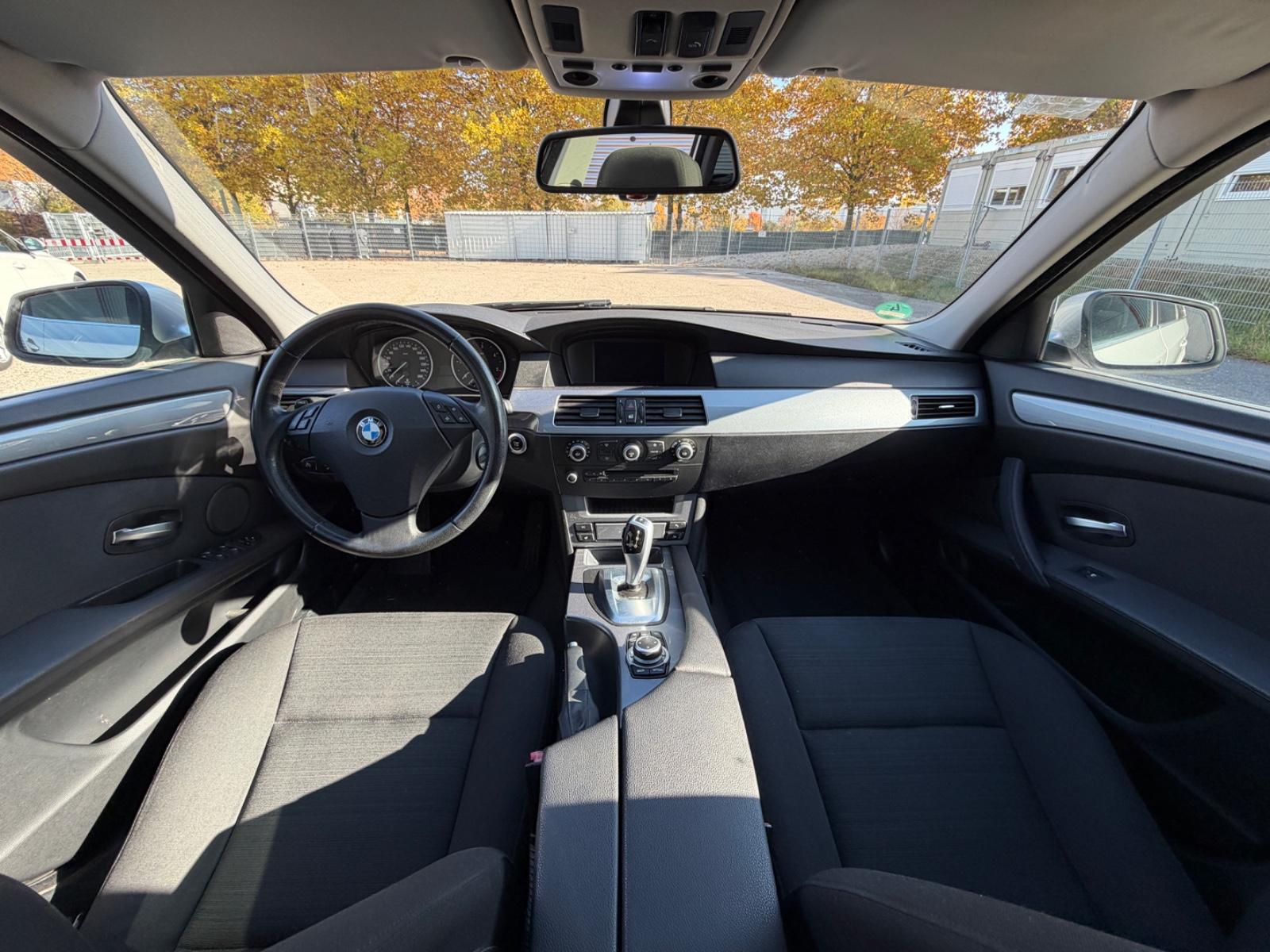 BMW 520 2010 — photo 13