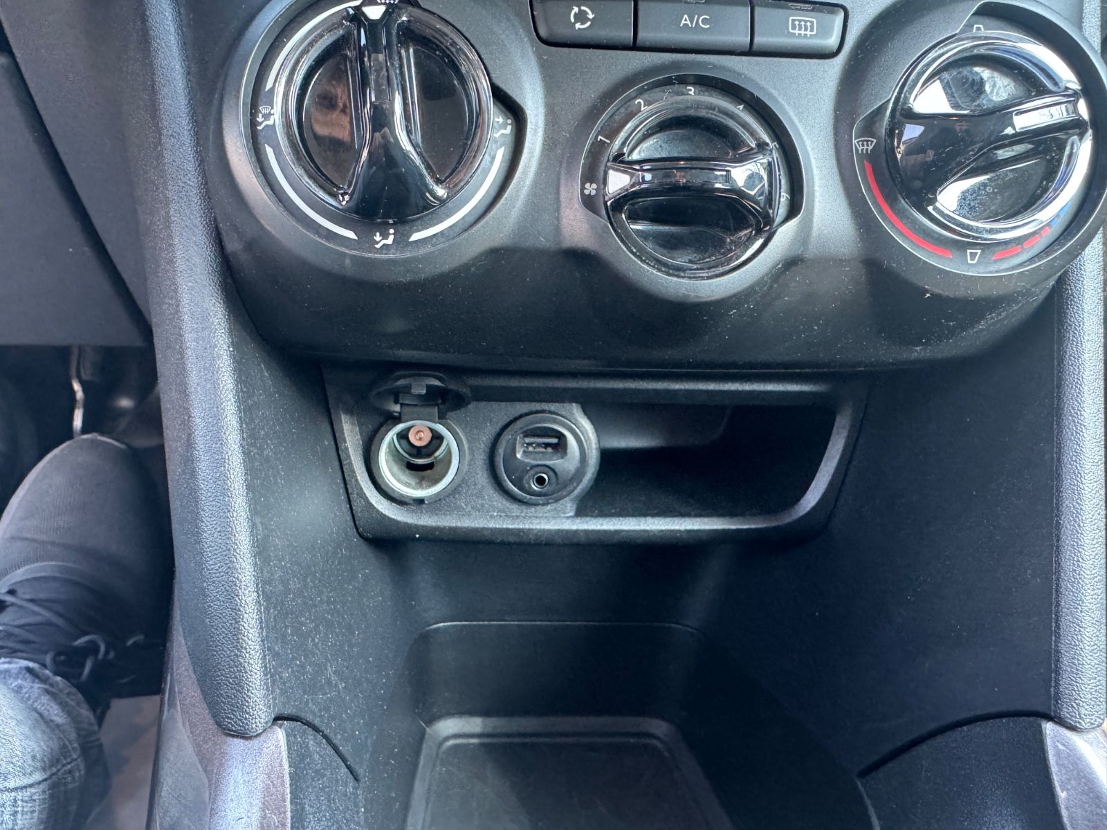 Fahrzeugabbildung Peugeot 2008 Active Klimaanlage