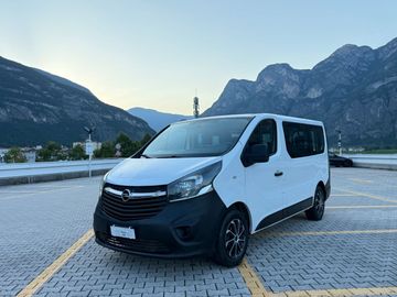Opel Vivaro - 1