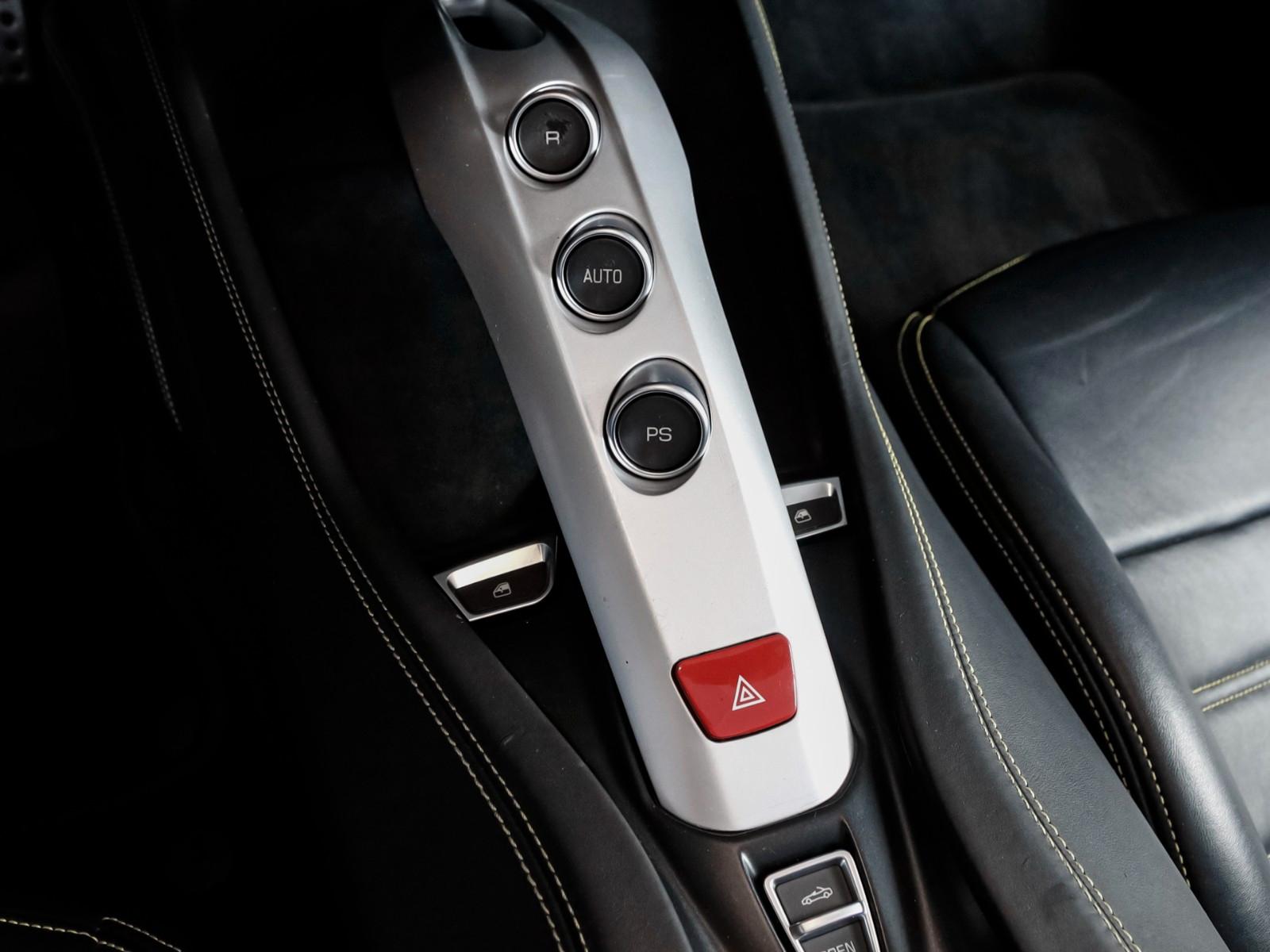 FERRARI CALIFORNIA T