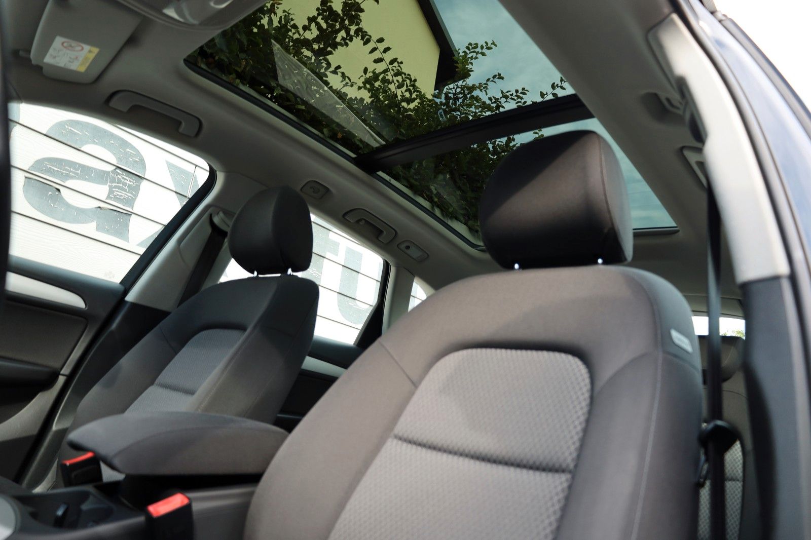 Fahrzeugabbildung Audi Q5 2.0 TDI  quattro Navi,Xenon,Panorama,SH,PDC