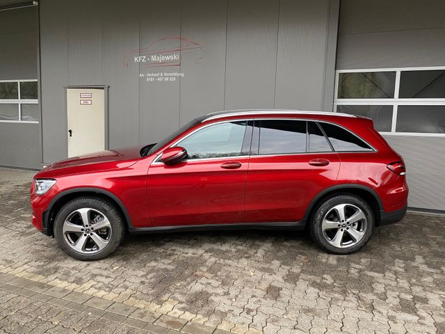 Mercedes-Benz GLC 300  4Matic (ACC, Navi, Carplay)