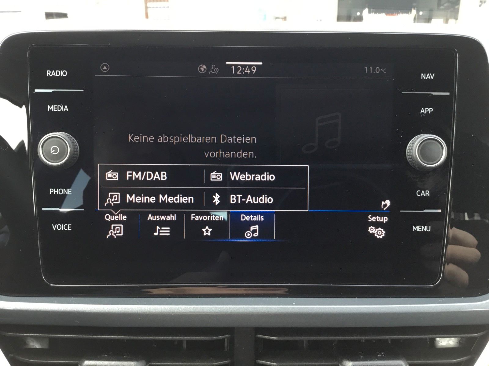 Fahrzeugabbildung Volkswagen T-Roc 1.5 TSI DSG Style+AHK+MatrixLED+ACC+Pano
