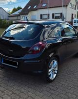 Opel Corsa D 1.4 Color Edition 74kW - Opel Corsa aus 2011: Color Edition