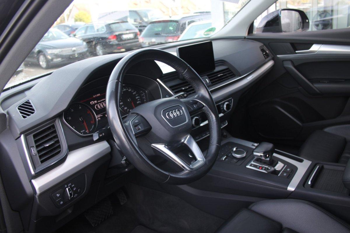 Audi Q5 2.0 TDI sport quattro S-line AHK Navi PDC Tem
