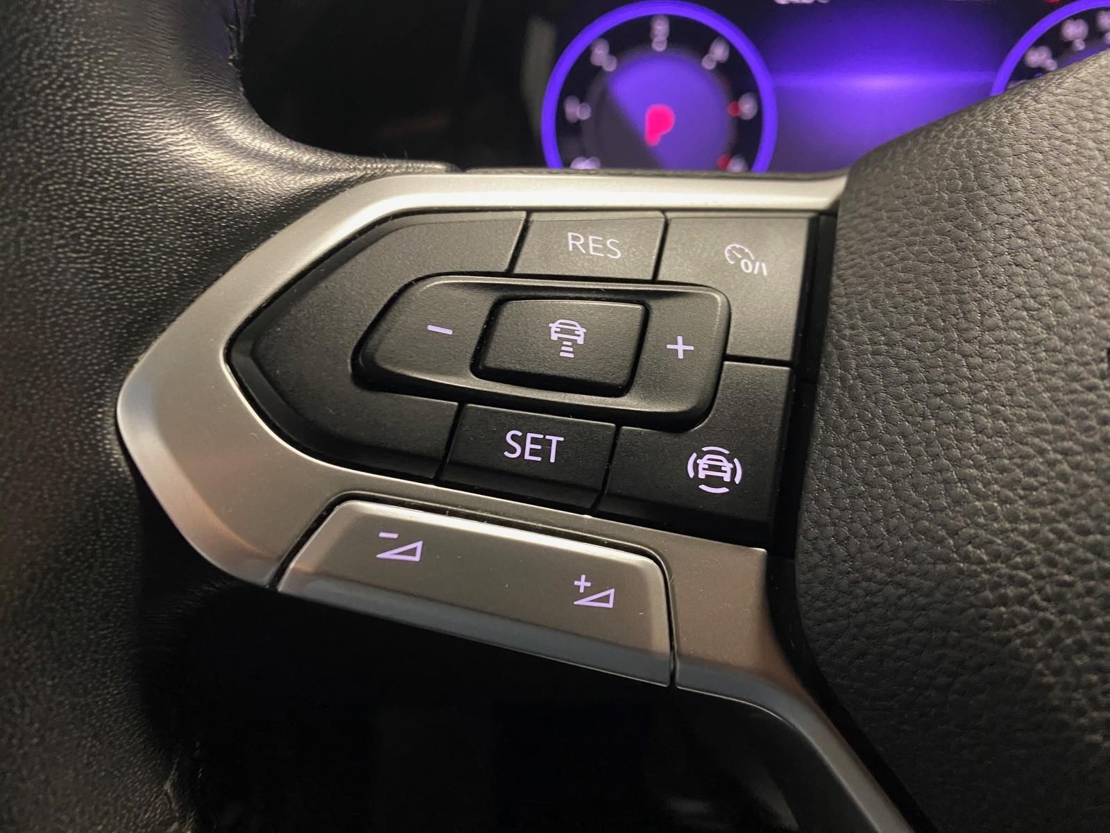 Fahrzeugabbildung Volkswagen GOLF VARIANT 2.0 TDI DSG LIFE+AHK+ACC+NAVI+LED++